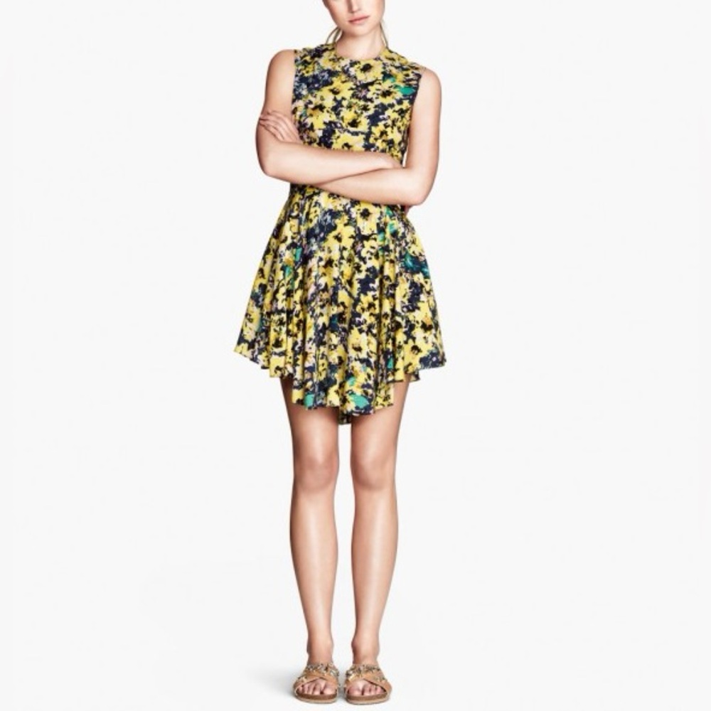 ⛸️ H&M ⛸️Daffodil Floral Sleeveless Dress. Size 10 - Picture 4 of 12